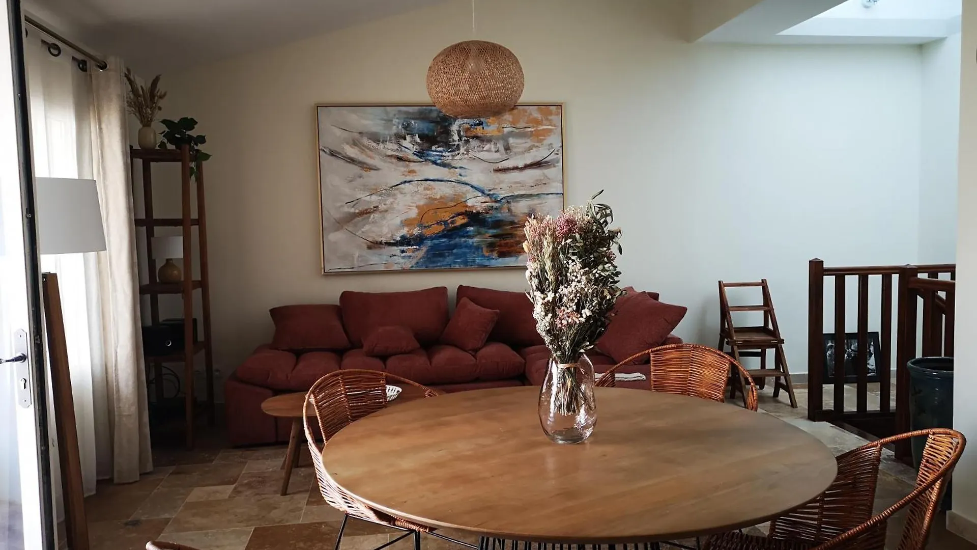 Appartement Duplex Avec Cour Exterieure Avignon Centre