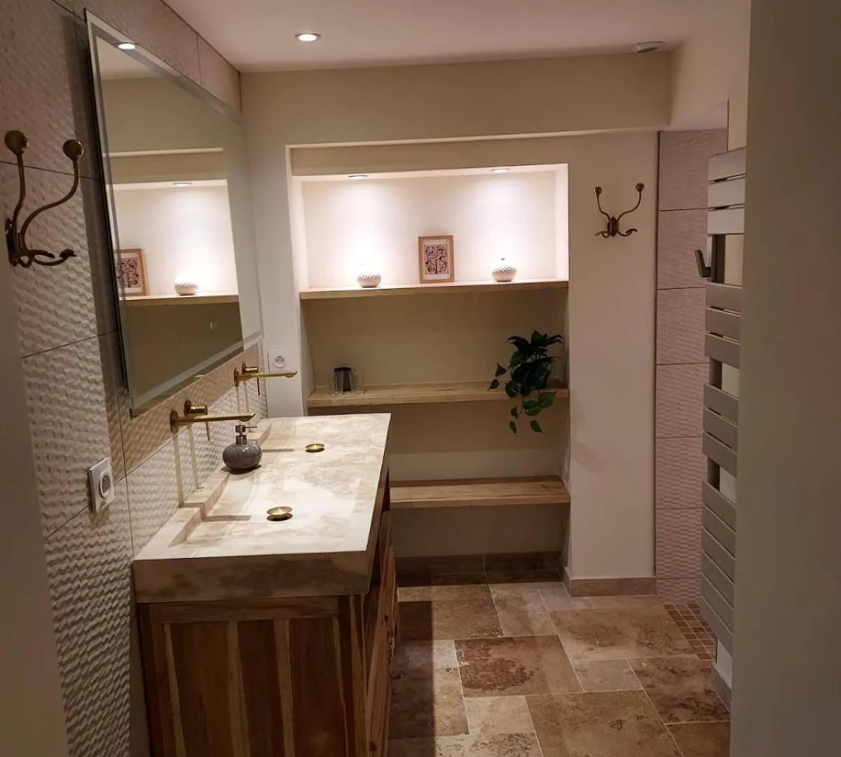 Apartment Appartement Duplex Avec Cour Exterieure Avignon Centre